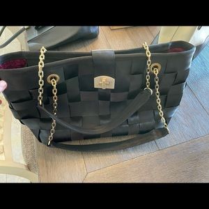 Harvey’s seatbelt bag